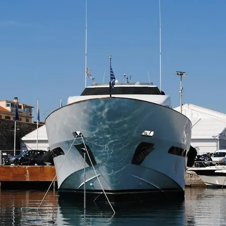 Atribord In Old Town Near Beach And Marina Antibes